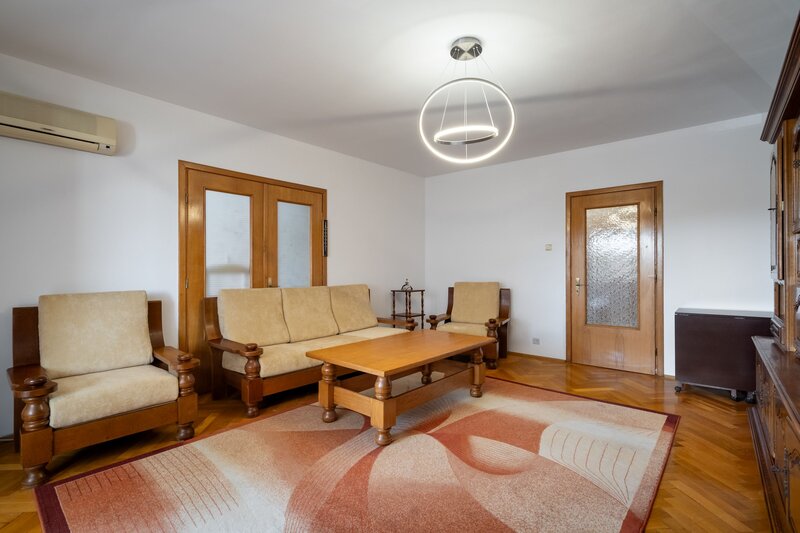 Str. Traian, Matei Basarab, imobil cu lift, comision 0%, 3 camere