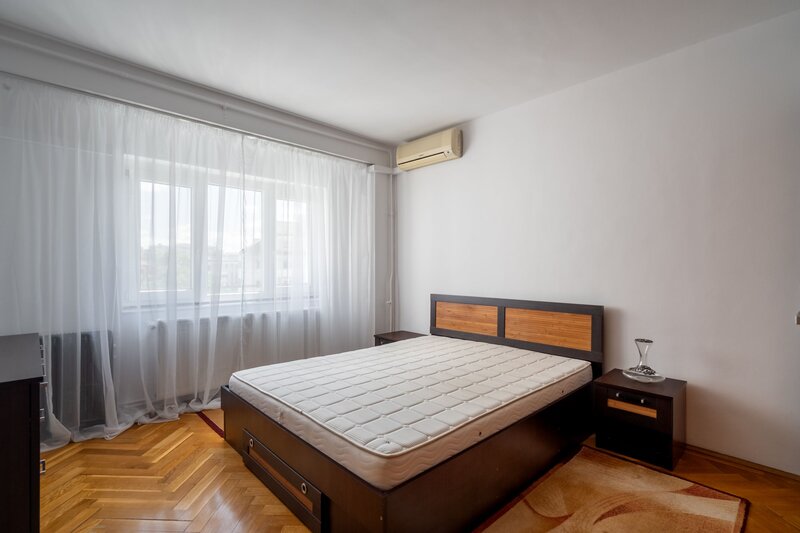 Str. Traian, Matei Basarab, imobil cu lift, comision 0%, 3 camere