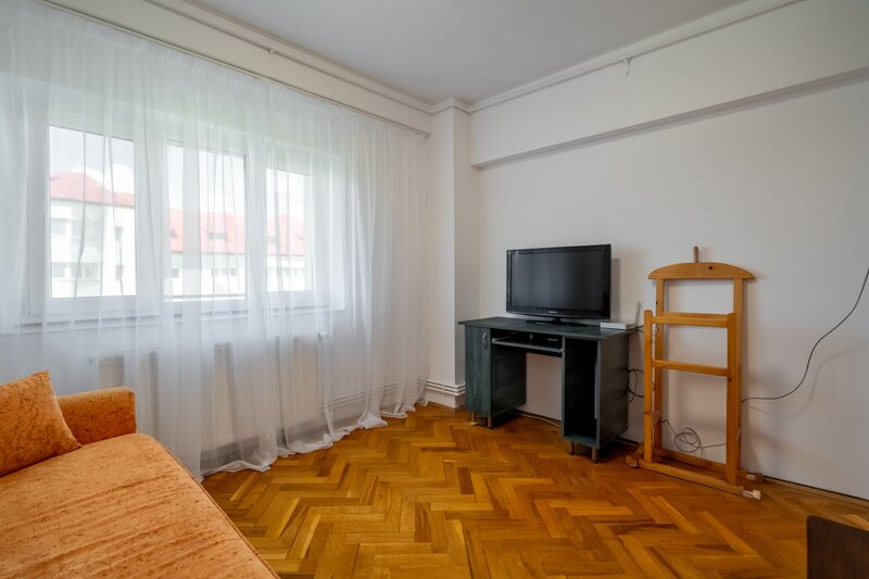 Str. Traian, Matei Basarab, imobil cu lift, comision 0%, 3 camere
